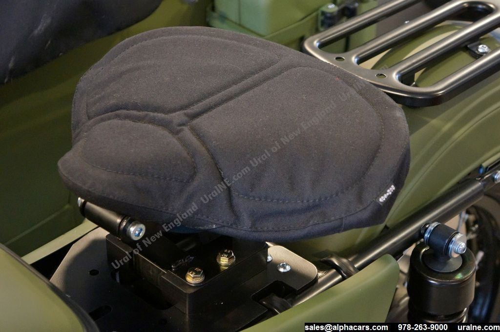 This photo shows the tractor-style seat with the 1" UHMW spacer.